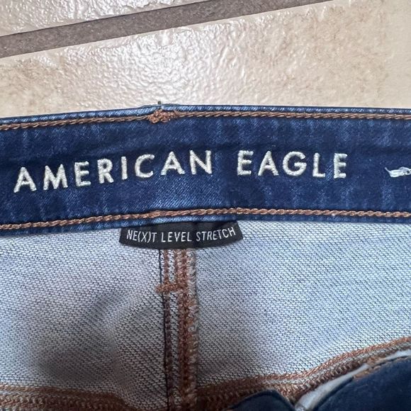 American Eagle Ne(x)t Level Ripped Curvy High-Waisted Jegging Crop Size 10 - Picture 4 of 9